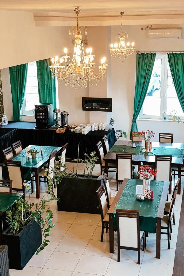 Hotel Zlotogorski Koscielec Bagian luar foto