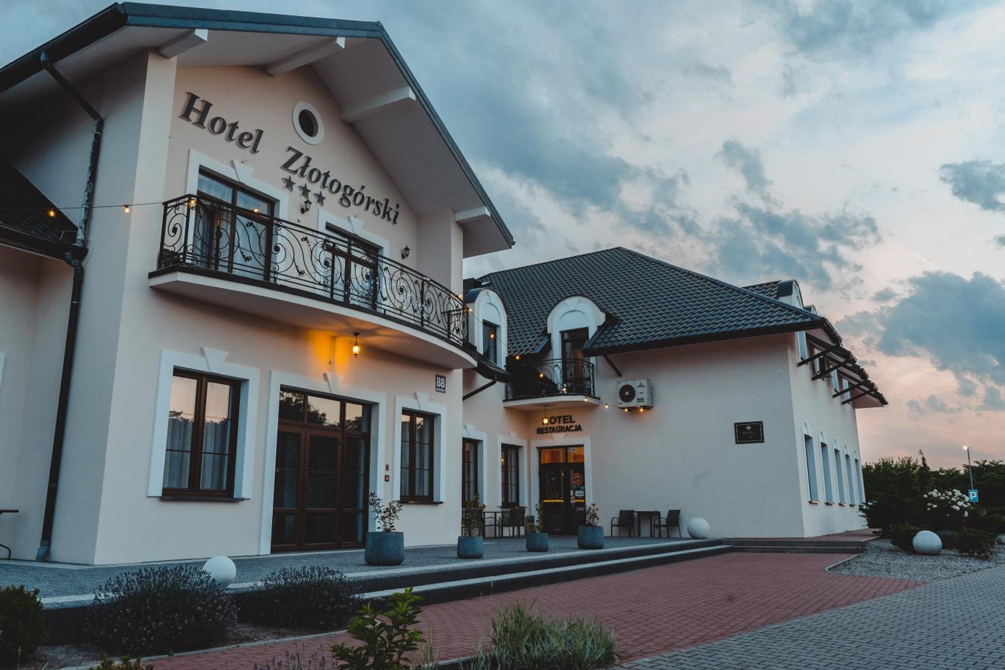 Hotel Zlotogorski Koscielec Bagian luar foto